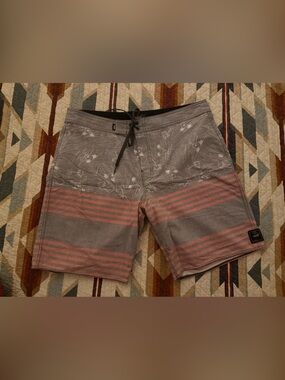 Vans Men's Gray Palm & Coral Stripe Swim Trunks